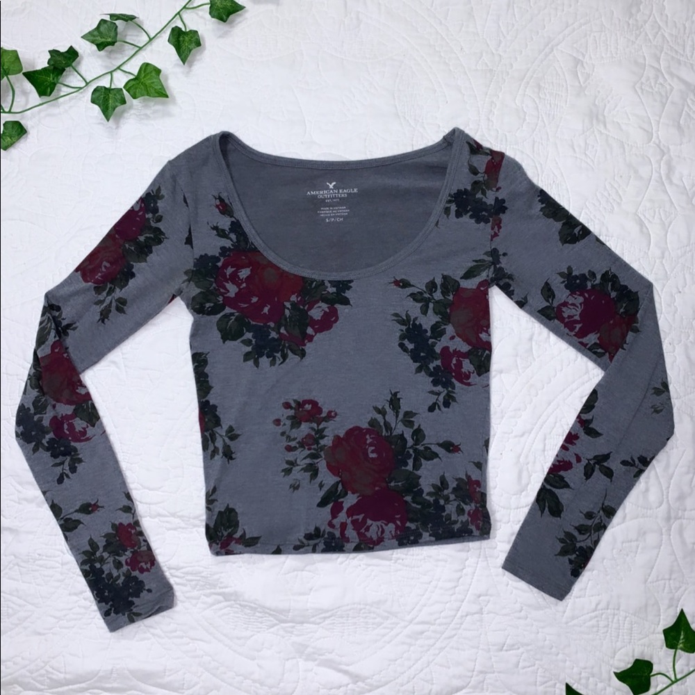 American Eagle crop top!